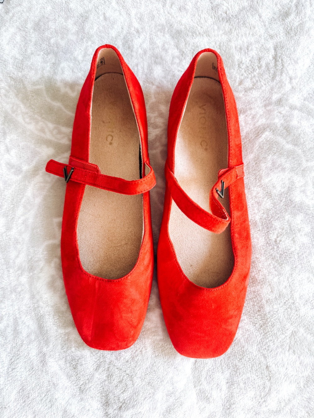 Vionic Red Suede Mary Jane Flats Square Toe Size 7